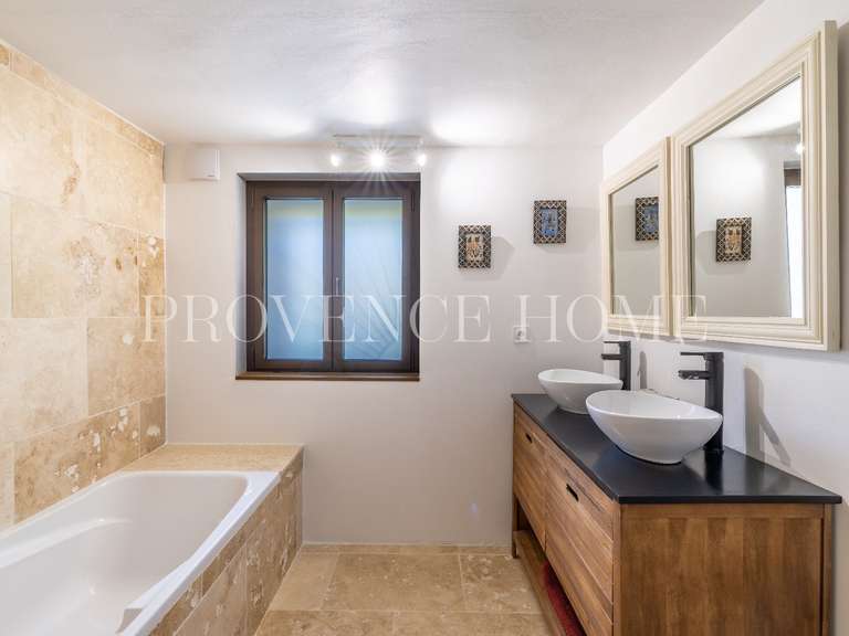 Propriété L'Isle-sur-la-Sorgue - 3 chambres - 137m²