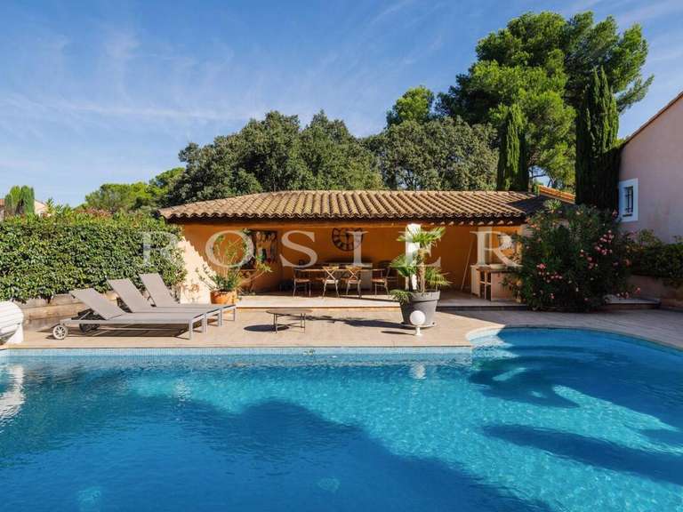 Villa L'Isle-sur-la-Sorgue - 4 chambres - 225m²