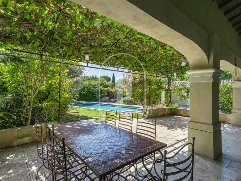 Villa L'Isle-sur-la-Sorgue - 5 bedrooms - 188m²