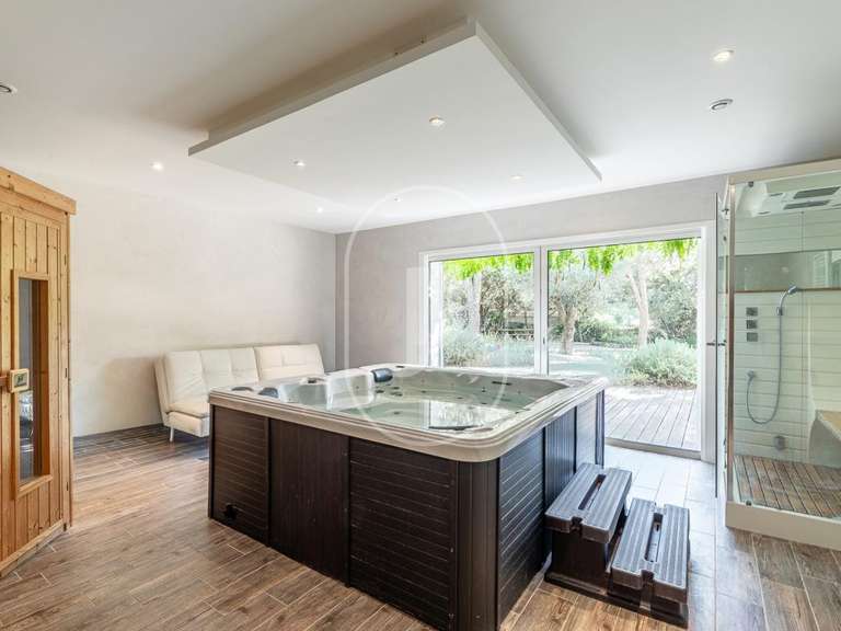 Villa L'Isle-sur-la-Sorgue - 5 chambres - 224m²