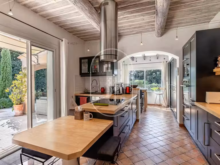 Villa L'Isle-sur-la-Sorgue - 5 chambres - 224m²