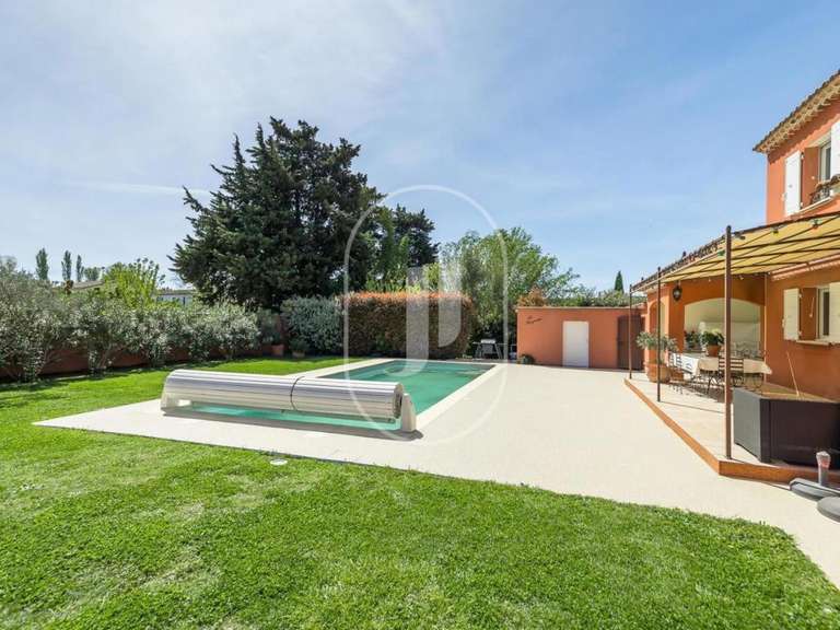 Villa L'Isle-sur-la-Sorgue - 5 bedrooms - 169m²