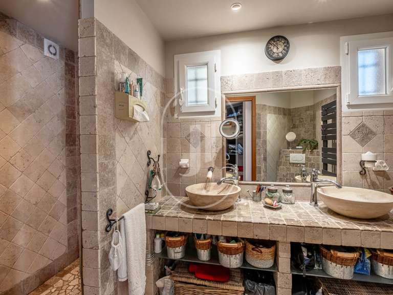 Villa L'Isle-sur-la-Sorgue - 4 chambres - 197m²