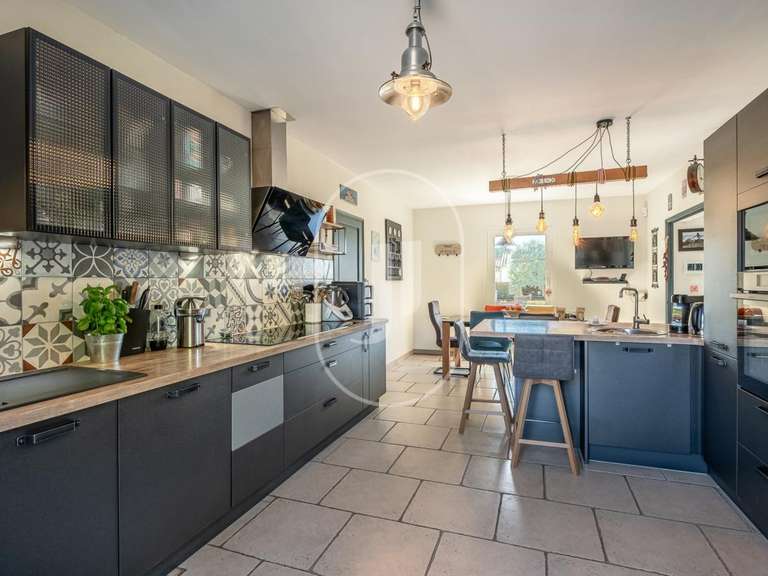 Villa L'Isle-sur-la-Sorgue - 4 chambres - 197m²