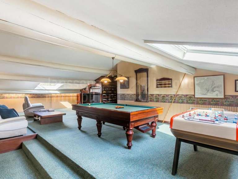 Villa L'Isle-sur-la-Sorgue - 5 bedrooms - 250m²