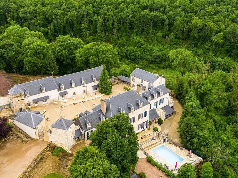 Propriété L'Isle-sur-Serein - 7 chambres - 1972m²