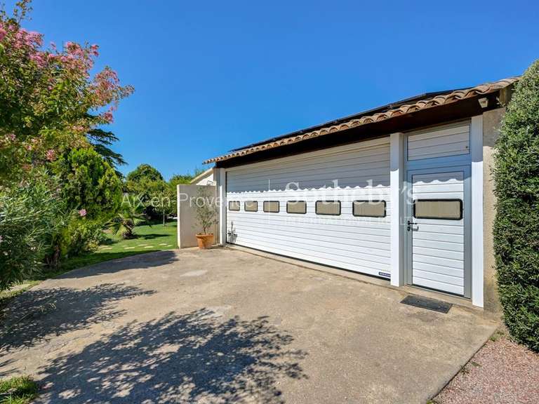 Maison La Barben - 5 chambres - 200m²