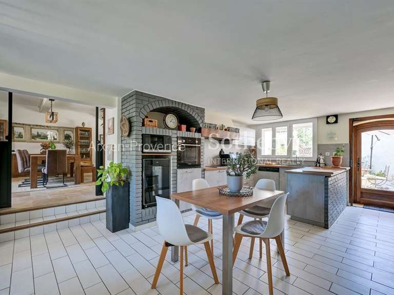 Maison La Barben - 5 chambres - 200m²