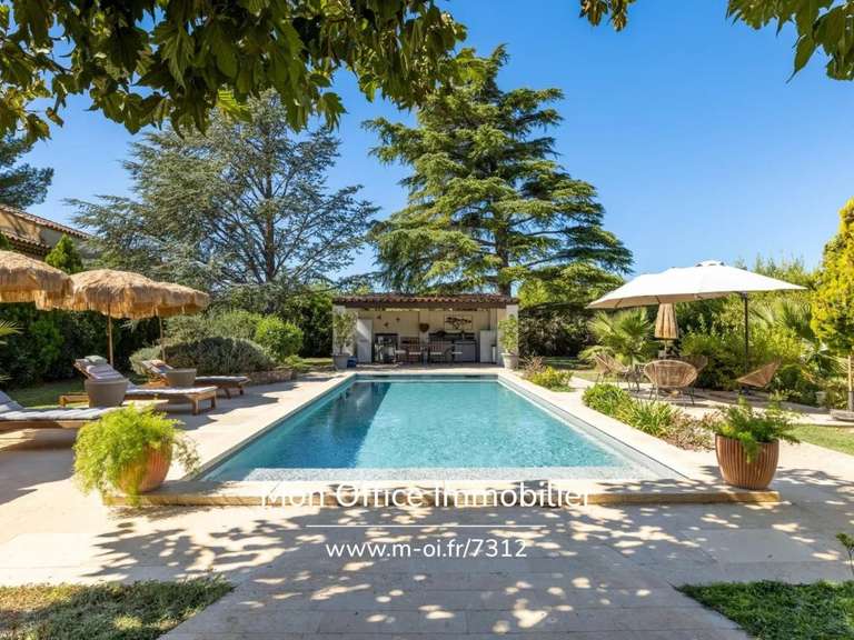 Maison La Barben - 5 chambres - 200m²