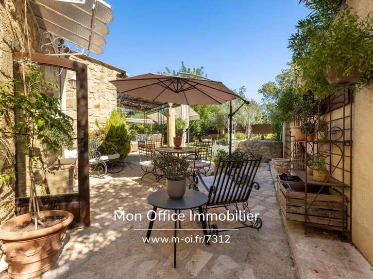 Maison La Barben - 5 chambres - 200m²