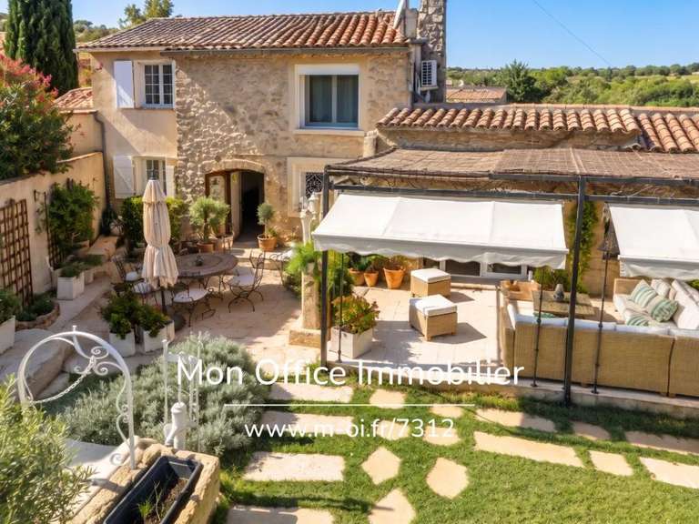 Maison La Barben - 5 chambres - 200m²