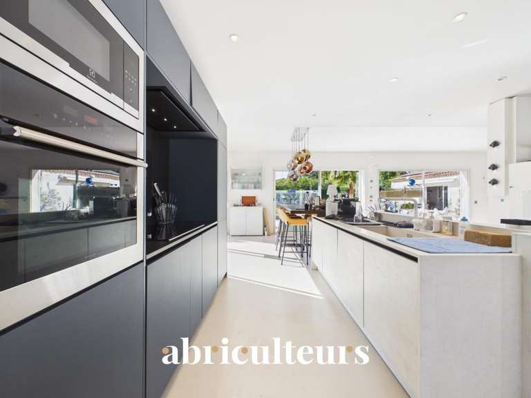 Maison La Barben - 6 chambres - 293m²