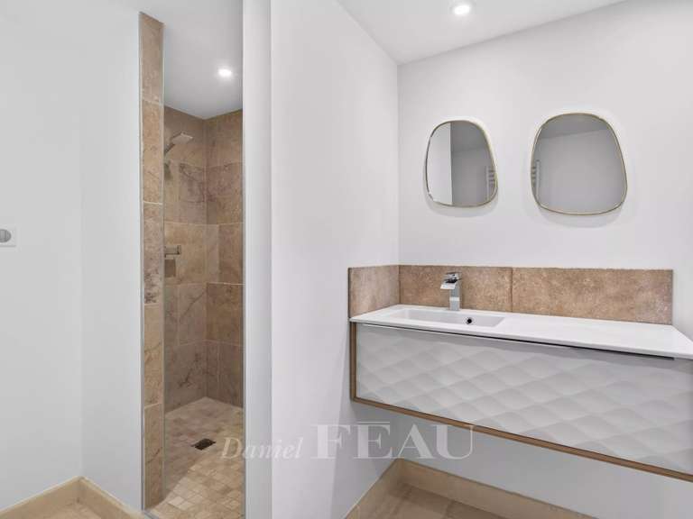 Maison La Bastide-des-Jourdans - 480m²