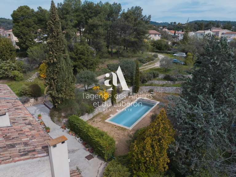 Propriété La Bastide-des-Jourdans - 498m²
