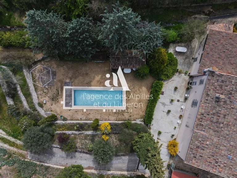 Propriété La Bastide-des-Jourdans - 498m²