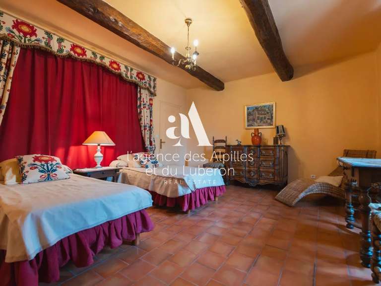 Propriété La Bastide-des-Jourdans - 498m²