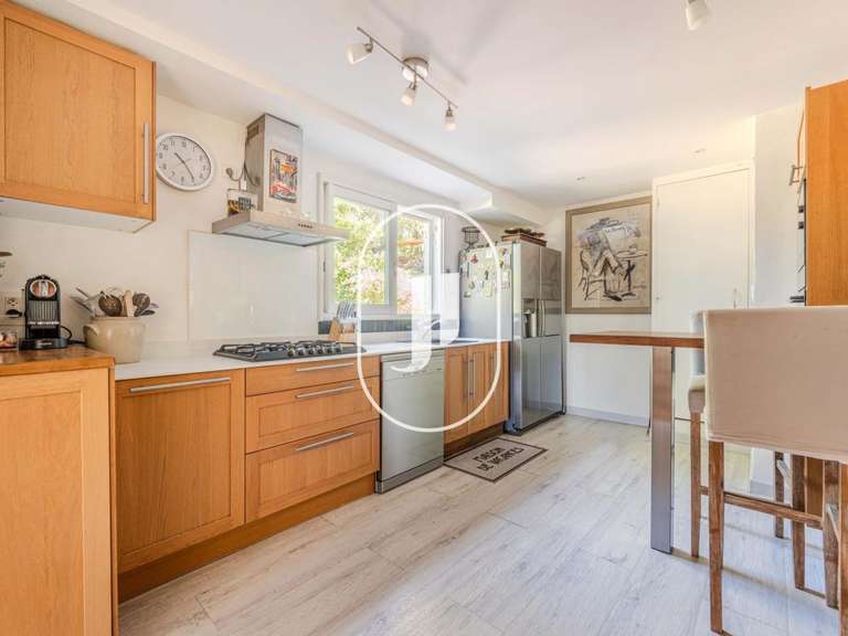 Propriété La Bastide-des-Jourdans - 5 chambres - 230m²