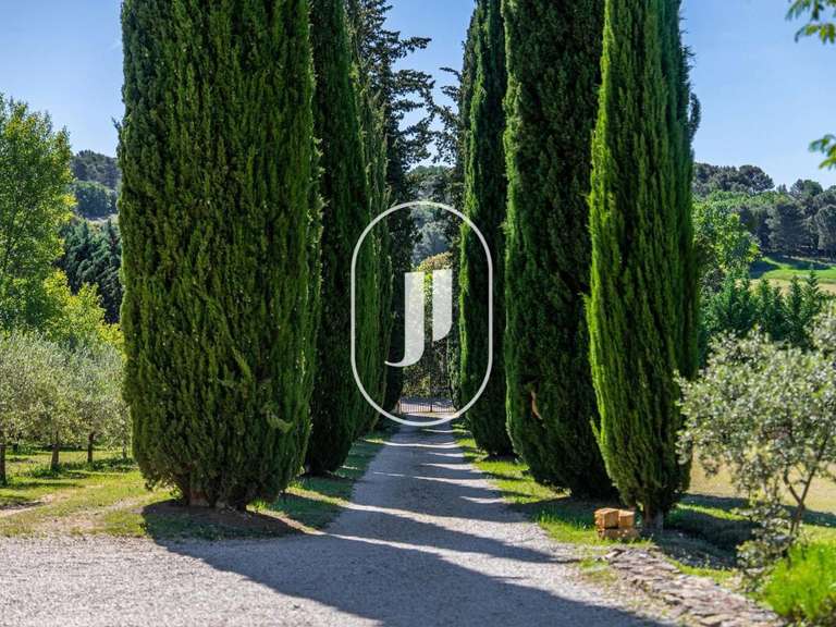 Propriété La Bastide-des-Jourdans - 5 chambres - 230m²