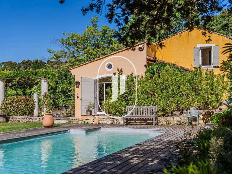 Propriété La Bastide-des-Jourdans - 5 chambres - 230m²