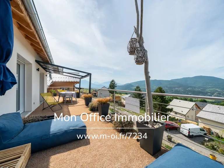 Maison La Bâtie-Neuve - 4 chambres - 142m²