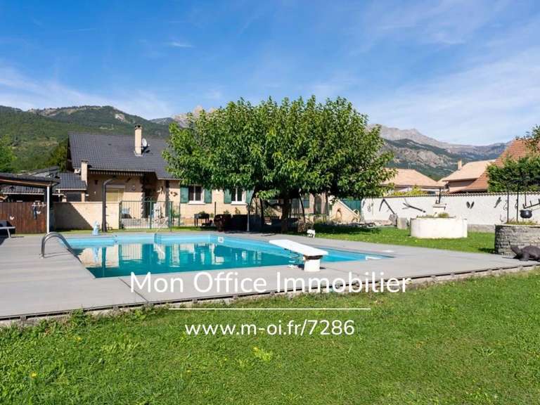 Maison La Bâtie-Neuve - 5 chambres - 170m²