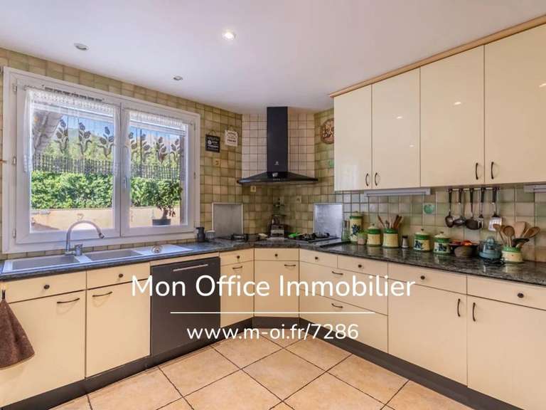 Maison La Bâtie-Neuve - 5 chambres - 170m²