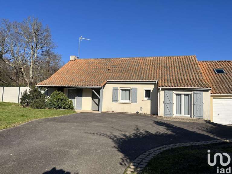 House, villa and property for Sale La BauleEscoublac BellesPierres