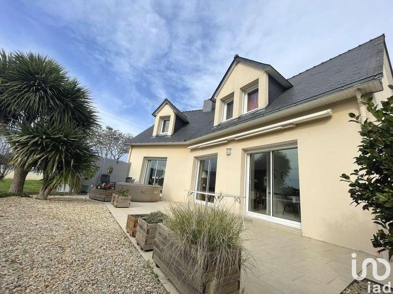 House, villa and property for Sale La BauleEscoublac BellesPierres