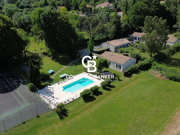Maison La Caillère-Saint-Hilaire - 11 chambres - 348m²