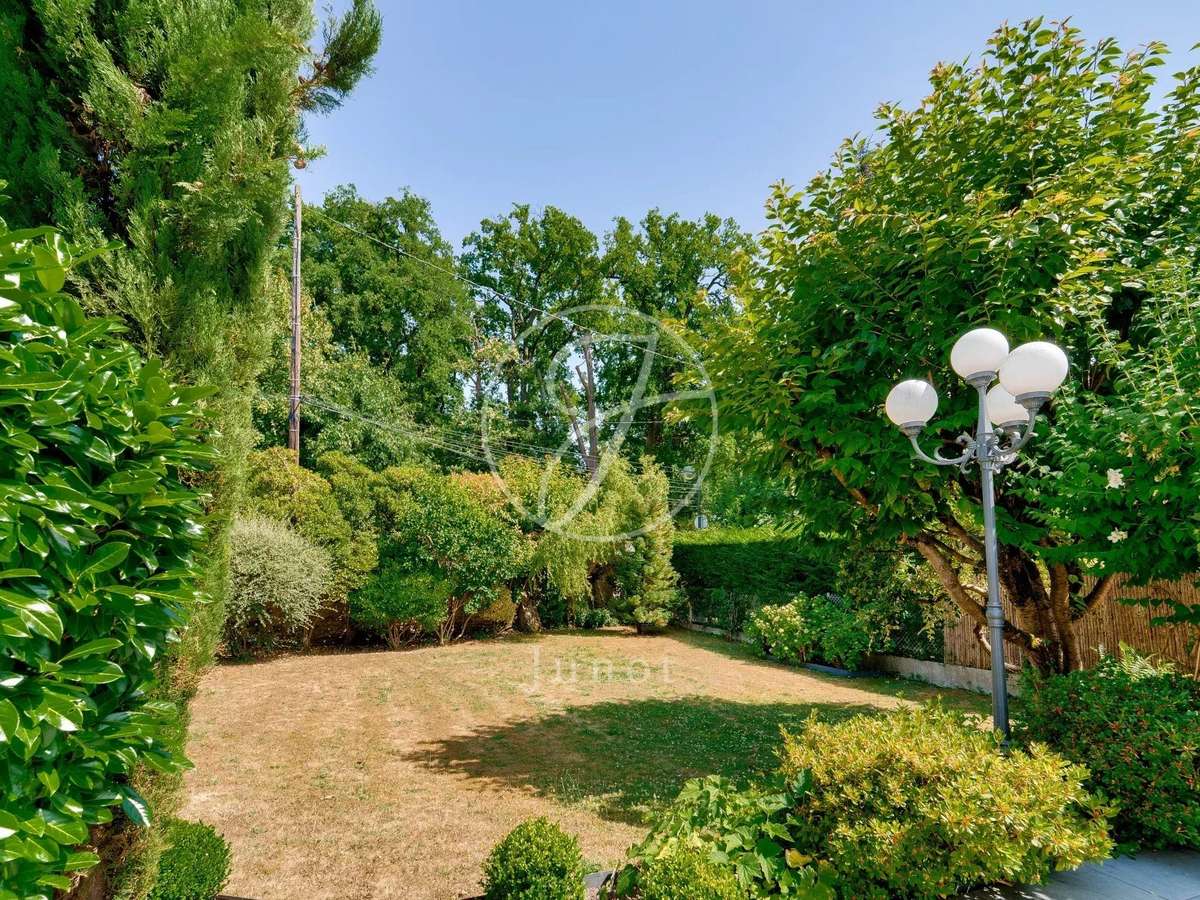 House La Celle-Saint-Cloud