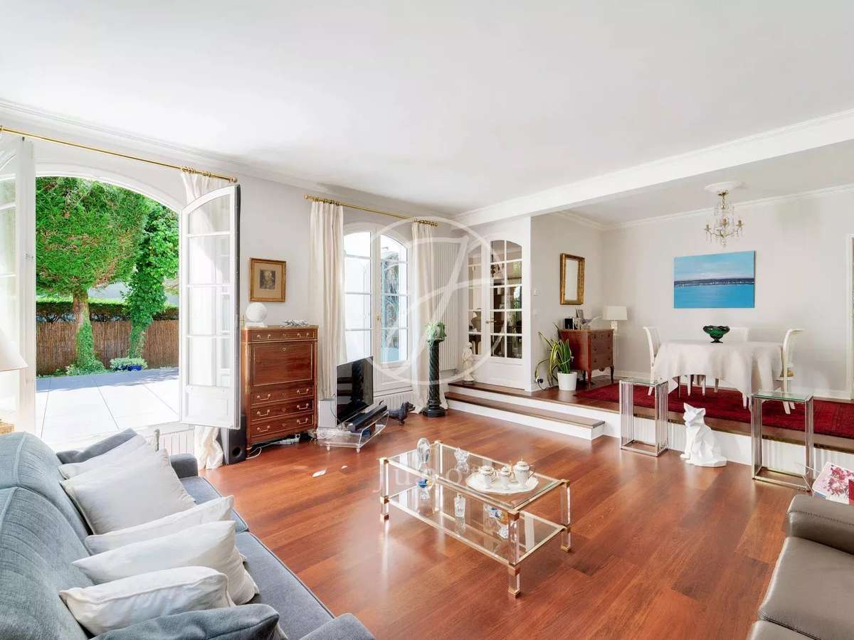 House La Celle-Saint-Cloud