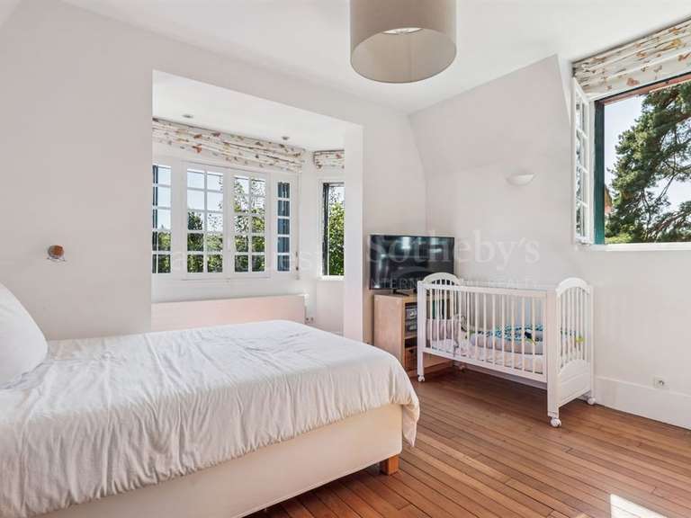 Maison La Celle-Saint-Cloud - 5 chambres - 328m²