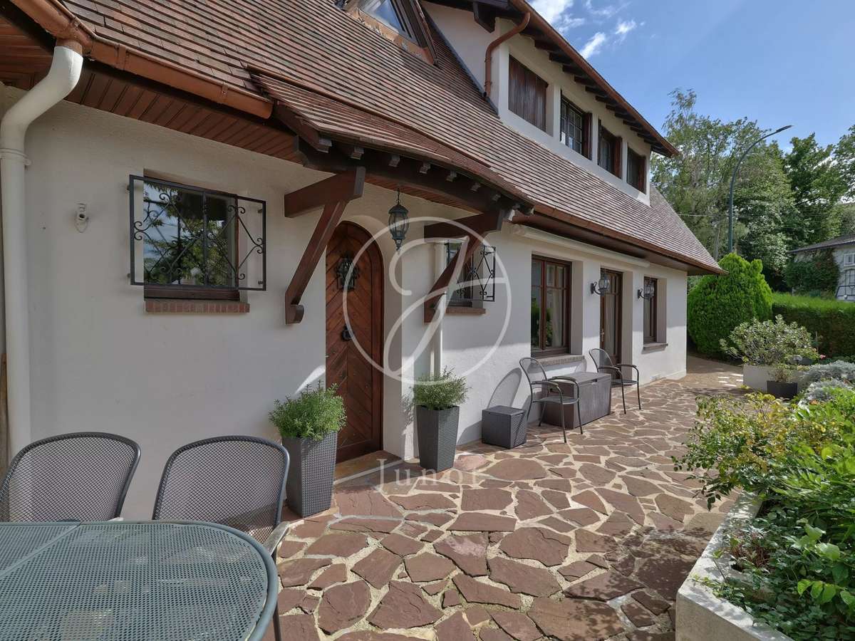 House La Celle-Saint-Cloud