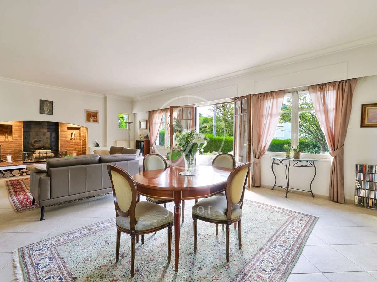 House La Celle-Saint-Cloud