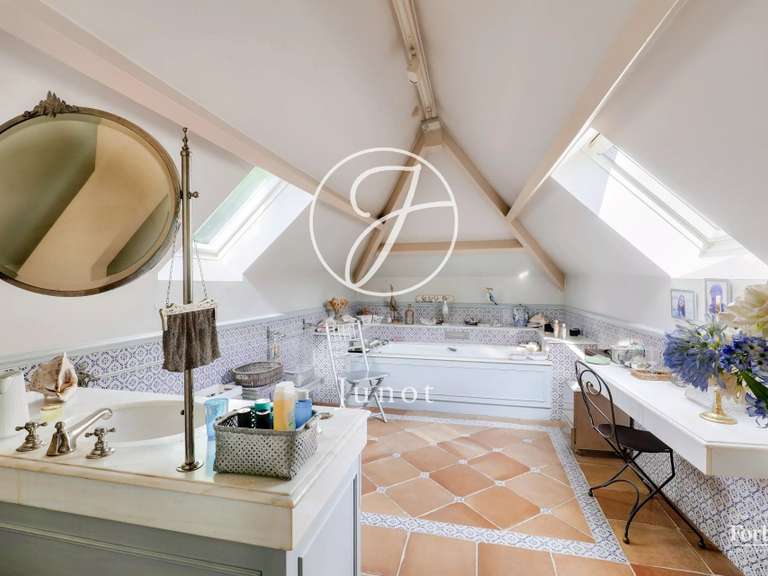 Maison La Celle-Saint-Cloud - 5 chambres - 298m²