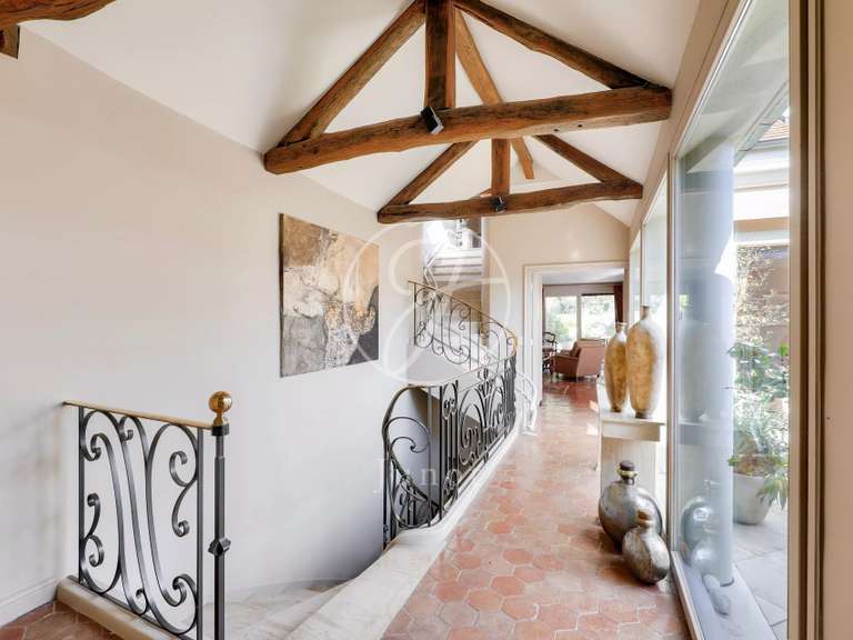 Maison La Celle-Saint-Cloud - 5 chambres - 298m²