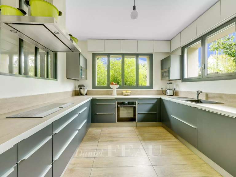 Maison La Celle-Saint-Cloud - 4 chambres - 236m²