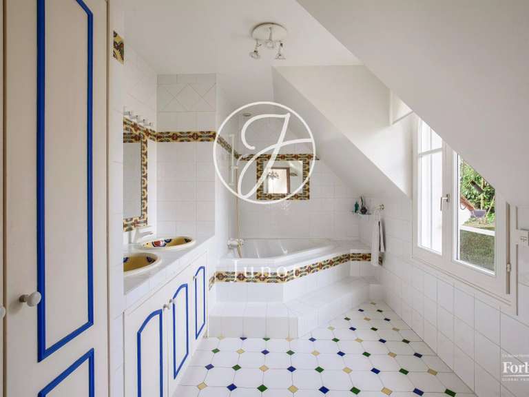 Maison La Celle-Saint-Cloud - 4 chambres - 323m²