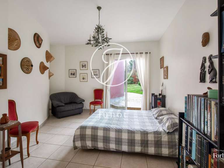 Maison La Celle-Saint-Cloud - 4 chambres - 323m²