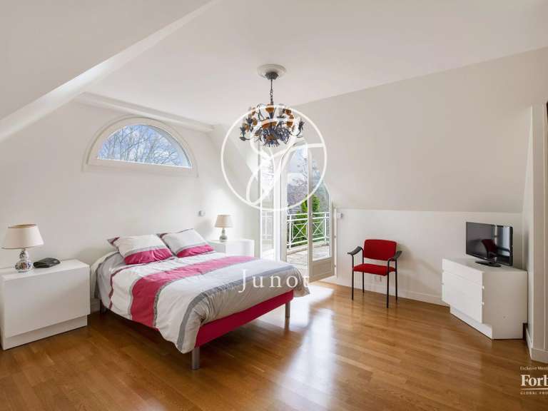 Maison La Celle-Saint-Cloud - 4 chambres - 323m²