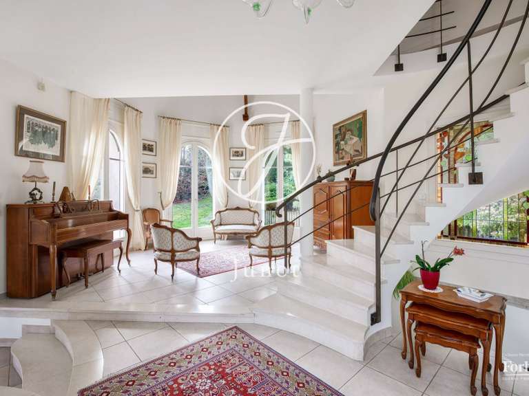 Maison La Celle-Saint-Cloud - 4 chambres - 323m²