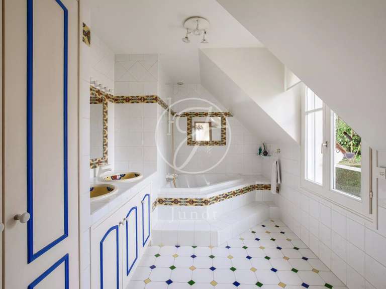 Maison La Celle-Saint-Cloud - 4 chambres - 323m²