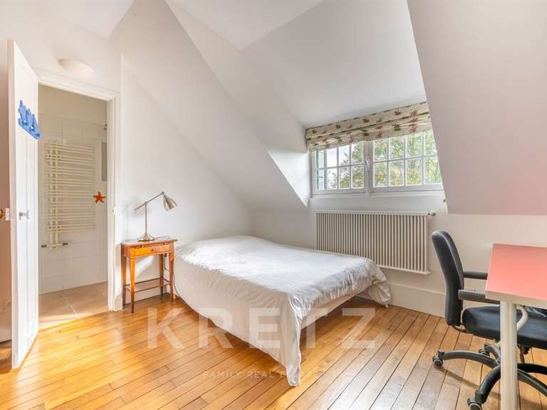 Maison La Celle-Saint-Cloud - 5 chambres - 328m²