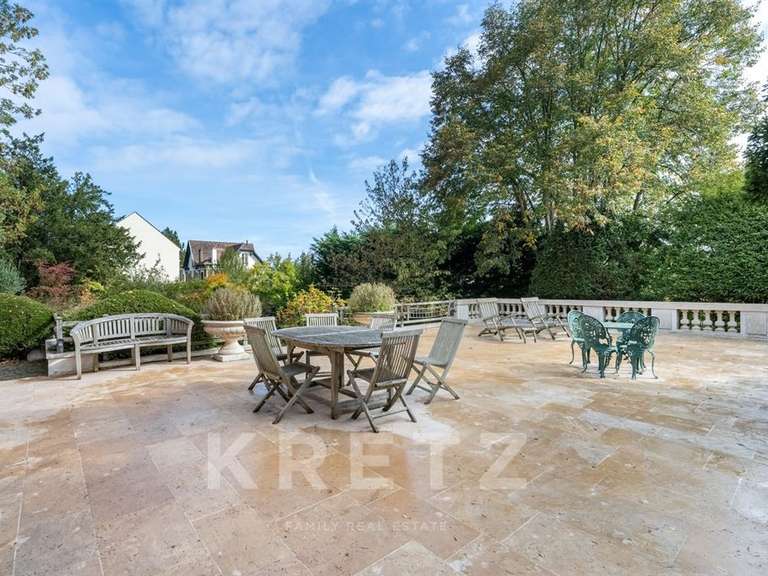 Maison La Celle-Saint-Cloud - 5 chambres - 328m²