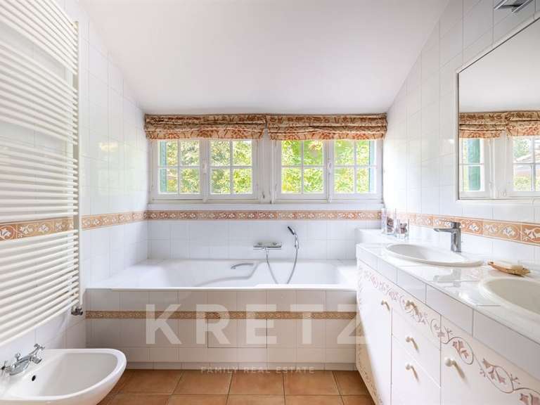 Maison La Celle-Saint-Cloud - 5 chambres - 328m²