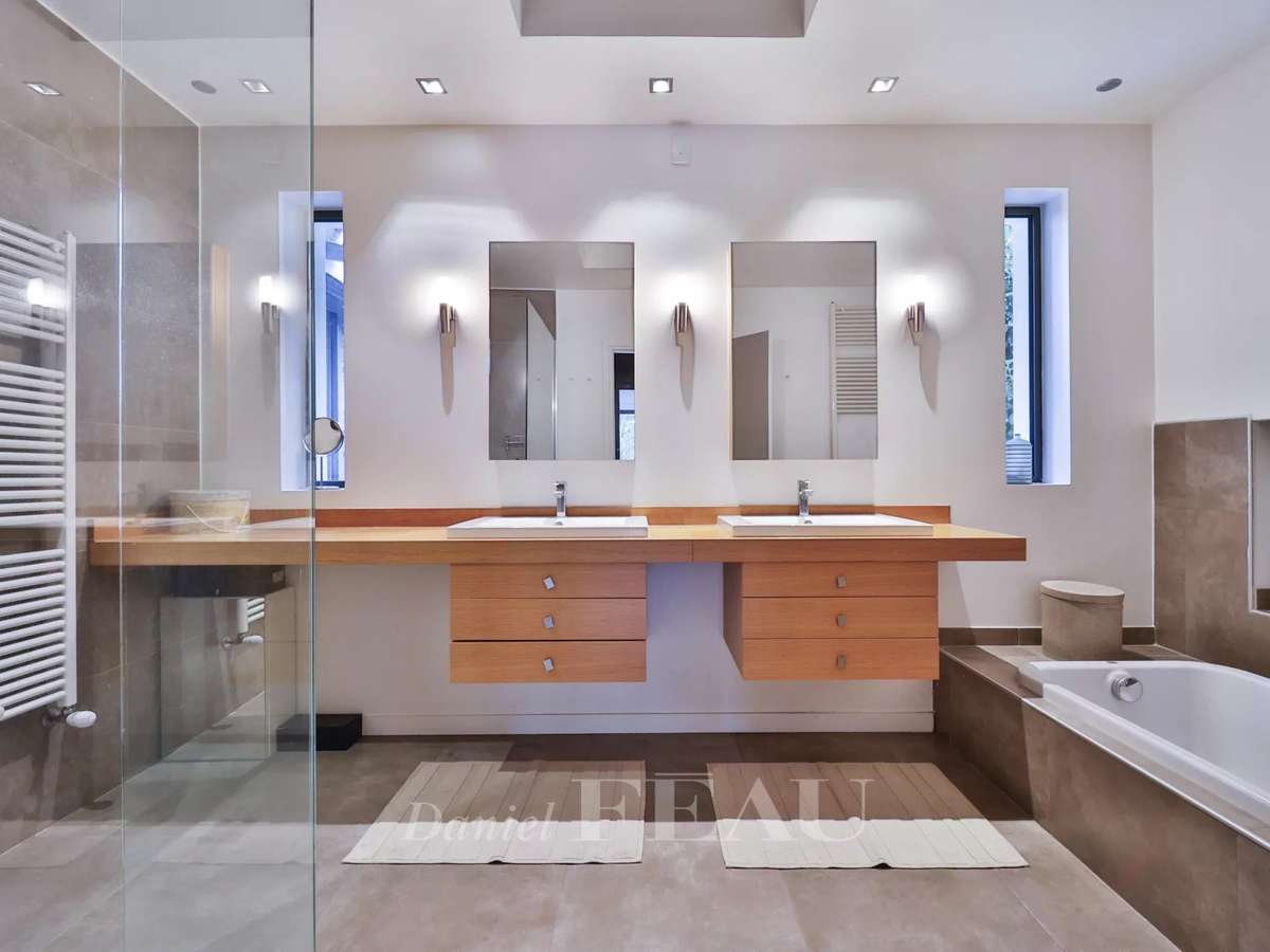 House La Celle-Saint-Cloud