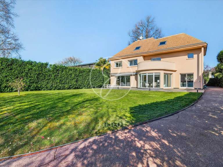 Maison La Celle-Saint-Cloud - 5 chambres - 465m²