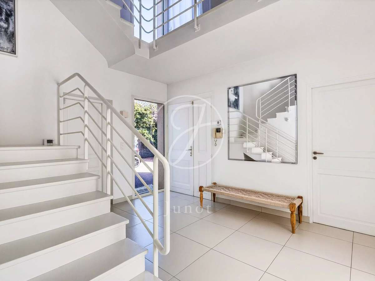 House La Celle-Saint-Cloud