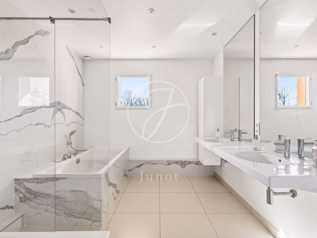 House La Celle-Saint-Cloud