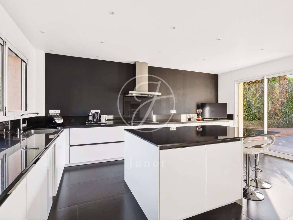 House La Celle-Saint-Cloud